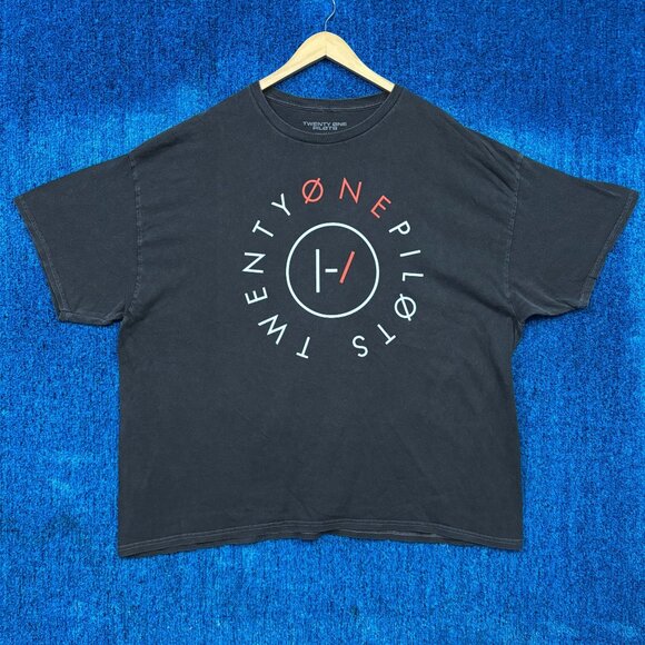 Twenty One Pilots Blurry Face Anniversary Rock T-Shirt Size XXL - Picture 1 of 4